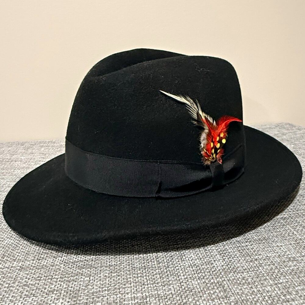 Jaxon Men’s Black Solid Fedora Hat with Feather Accent, Size L